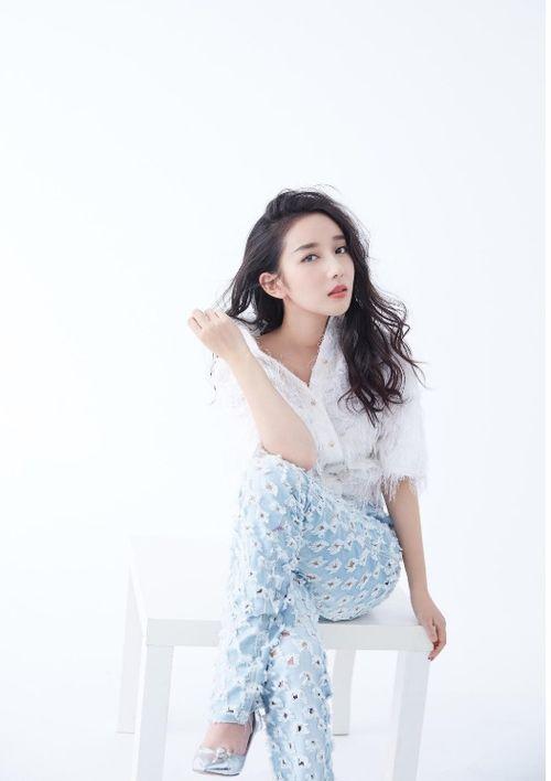 当红小花爆料娱乐圈,当红小花亲曝幕后真相 第2张 当红小花爆料娱乐圈,当红小花亲曝幕后真相 第2张